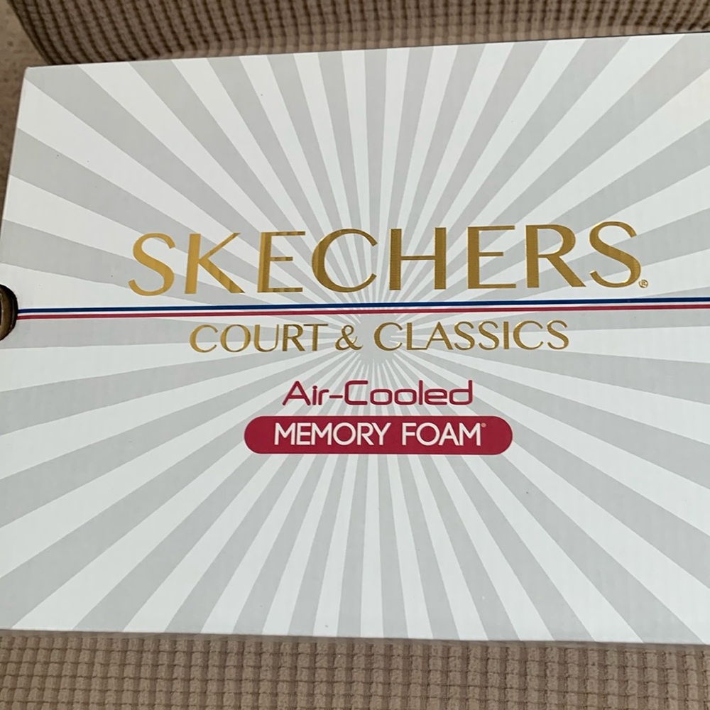 Sketchers memory foam sneakers